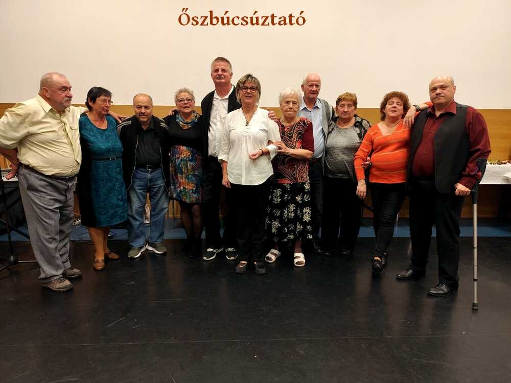 oszbucsuztato komloi csoport